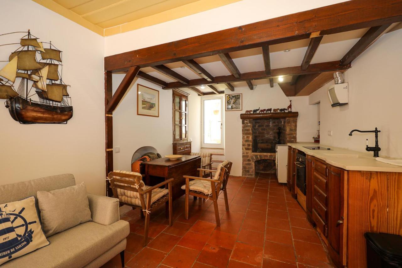 A74 - Rua Do Canal 1 Bed Flat * Lagos