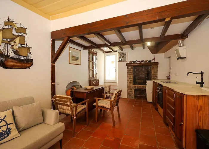 A74 - Rua Do Canal 1 Bed Flat