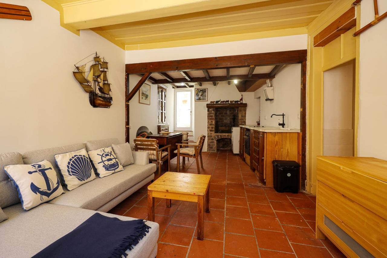 A74 - Rua Do Canal 1 Bed Flat Apartment Lagos
